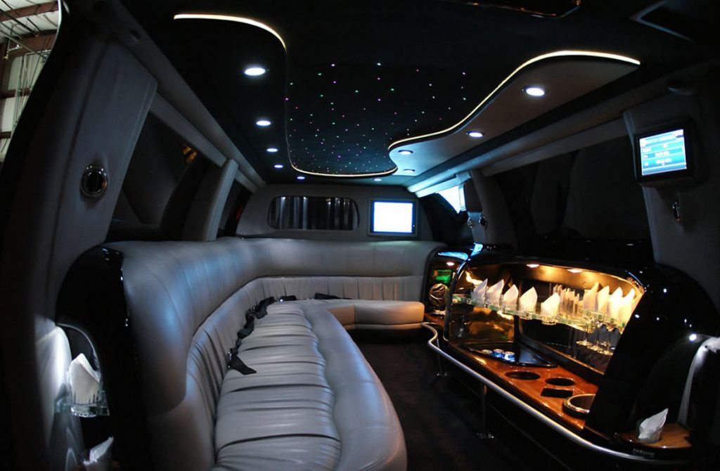 Houston Ford Excursion Limo Services, Limousine, White, Black Car Service, Wedding, Round Trip, Anniversary, Nightlife, Getaway, Birthday, Brewery Tour, Wine Tasting, Funeral, Memorial, Bachelor, Bachelorette, City Tours, Events, Concerts, SUV